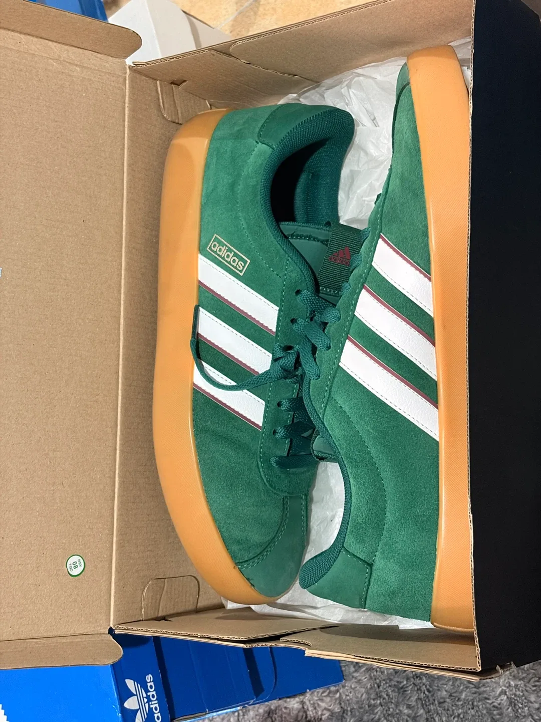 Shoes US 9 image indicator(4)