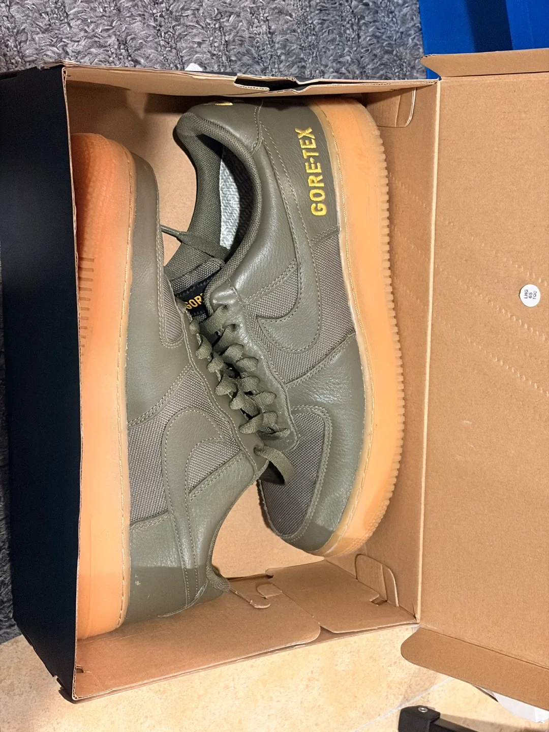 Shoes US 9 image indicator(7)