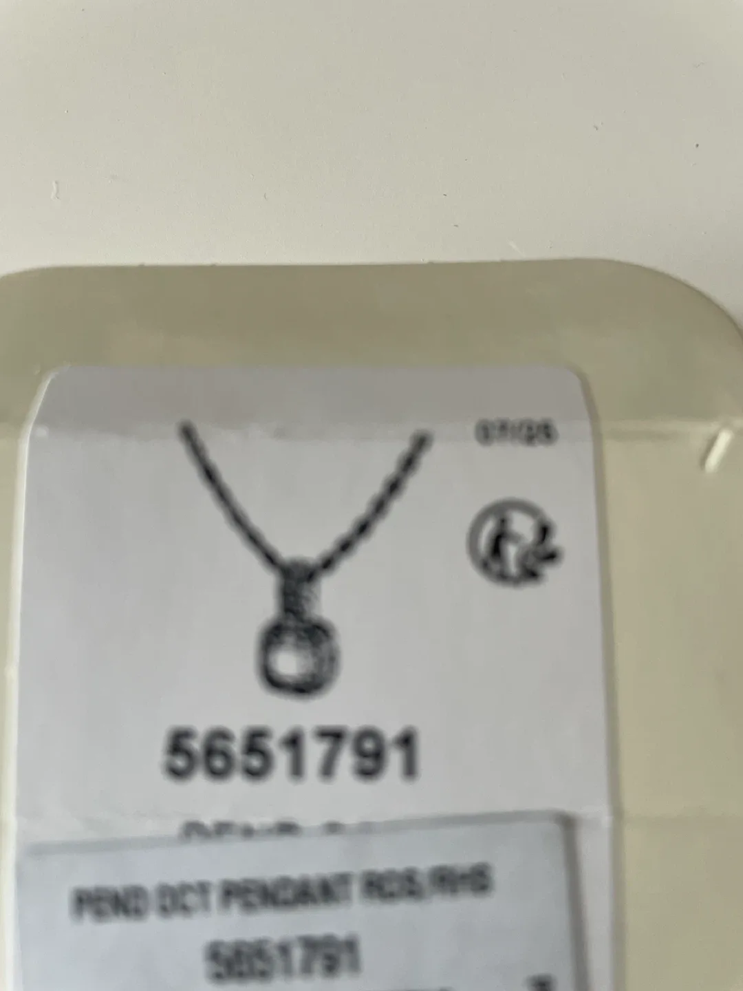 Brand new Swavorski Pendant Necklace Pink image indicator(3)