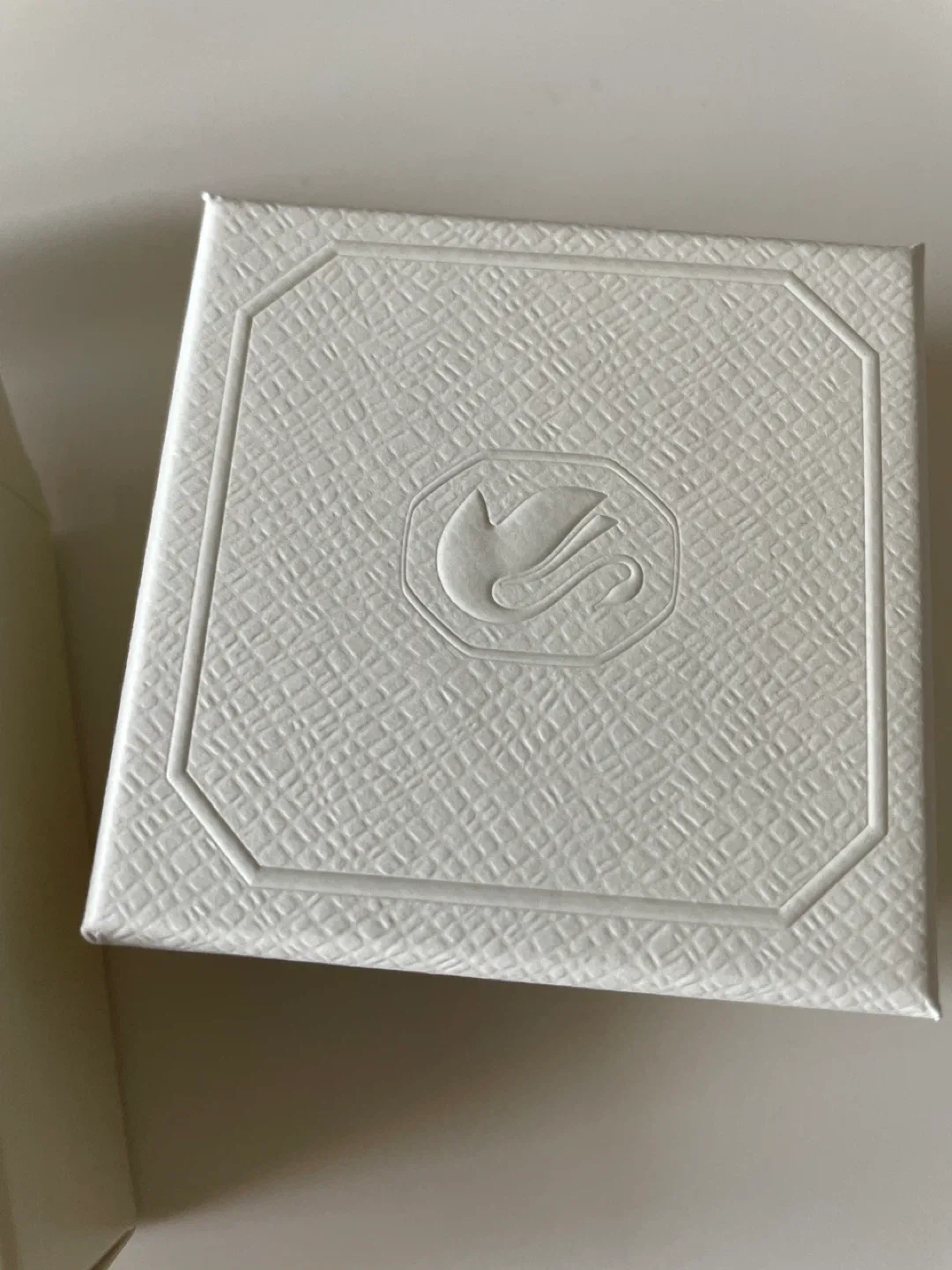 Brand new Swavorski Pendant Necklace Pink image indicator(4)