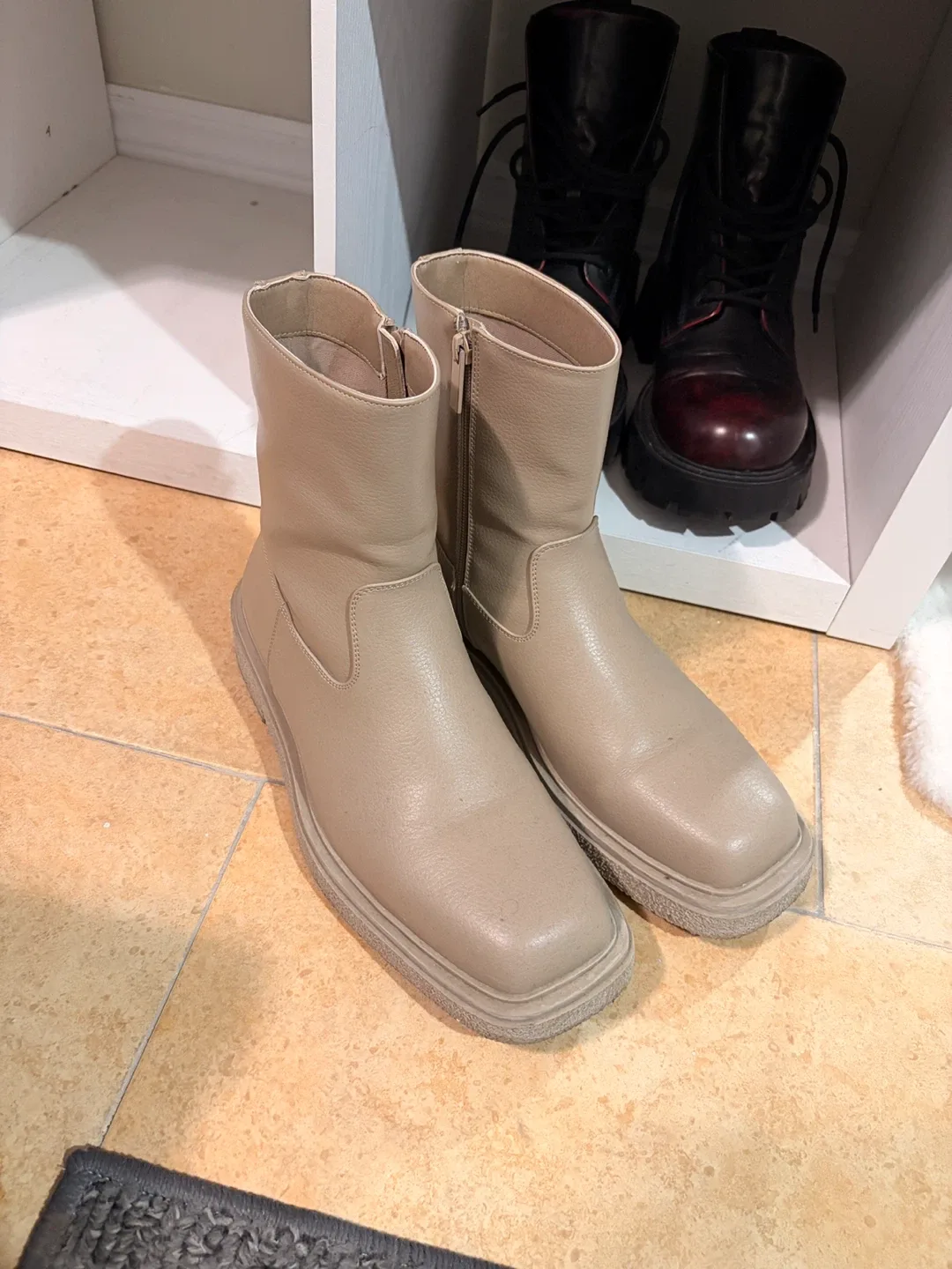 Men Ankle Boots - Size US 10