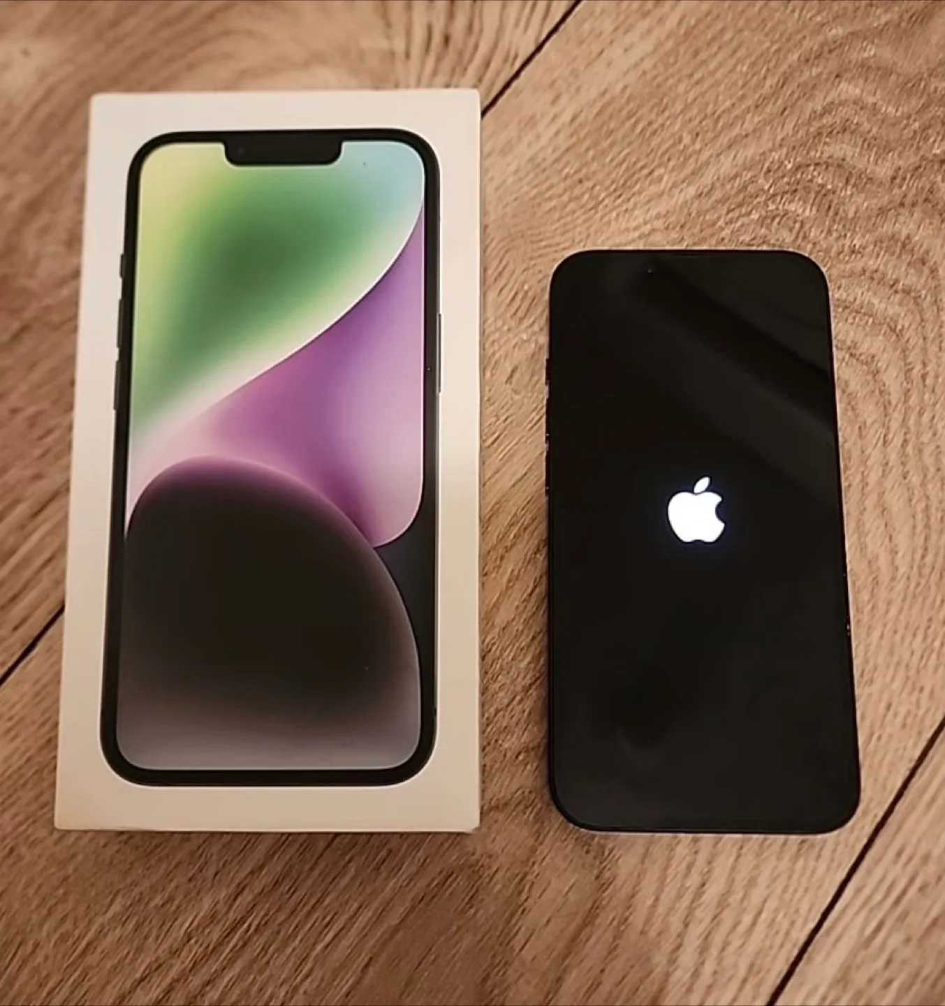 Apple iPhone 14 - Black - Like New! image indicator(4)