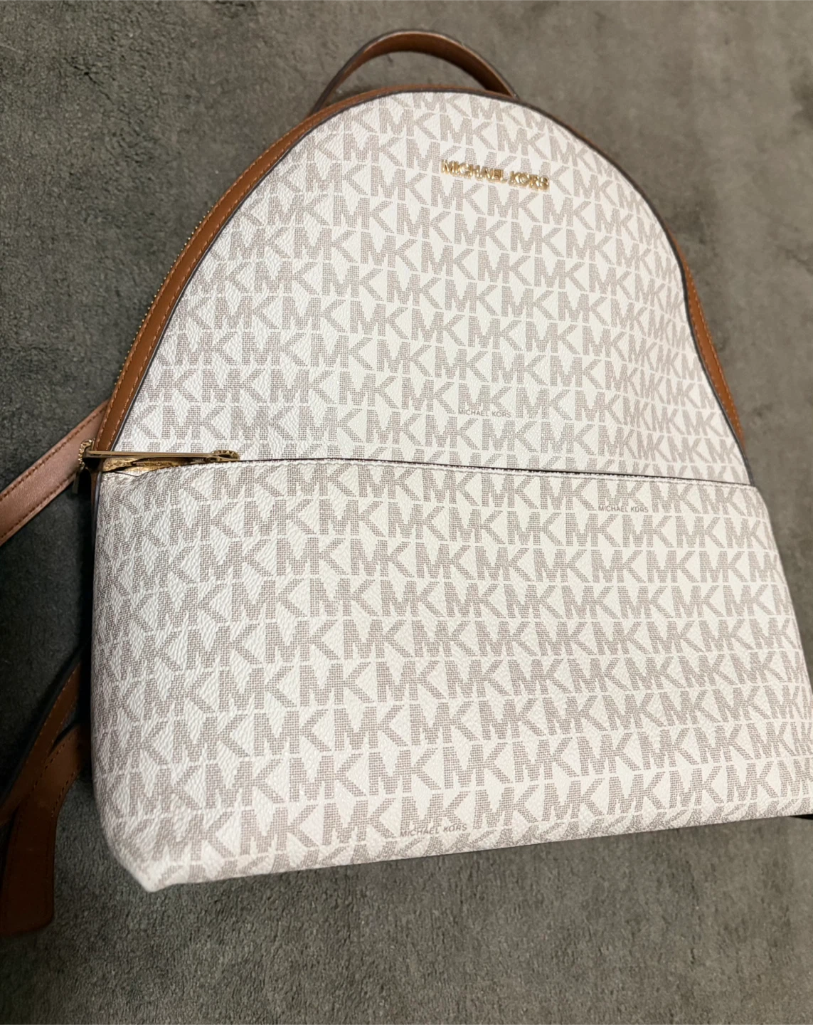 Michael Kors Sheila Medium Logo Backpack - photo 4