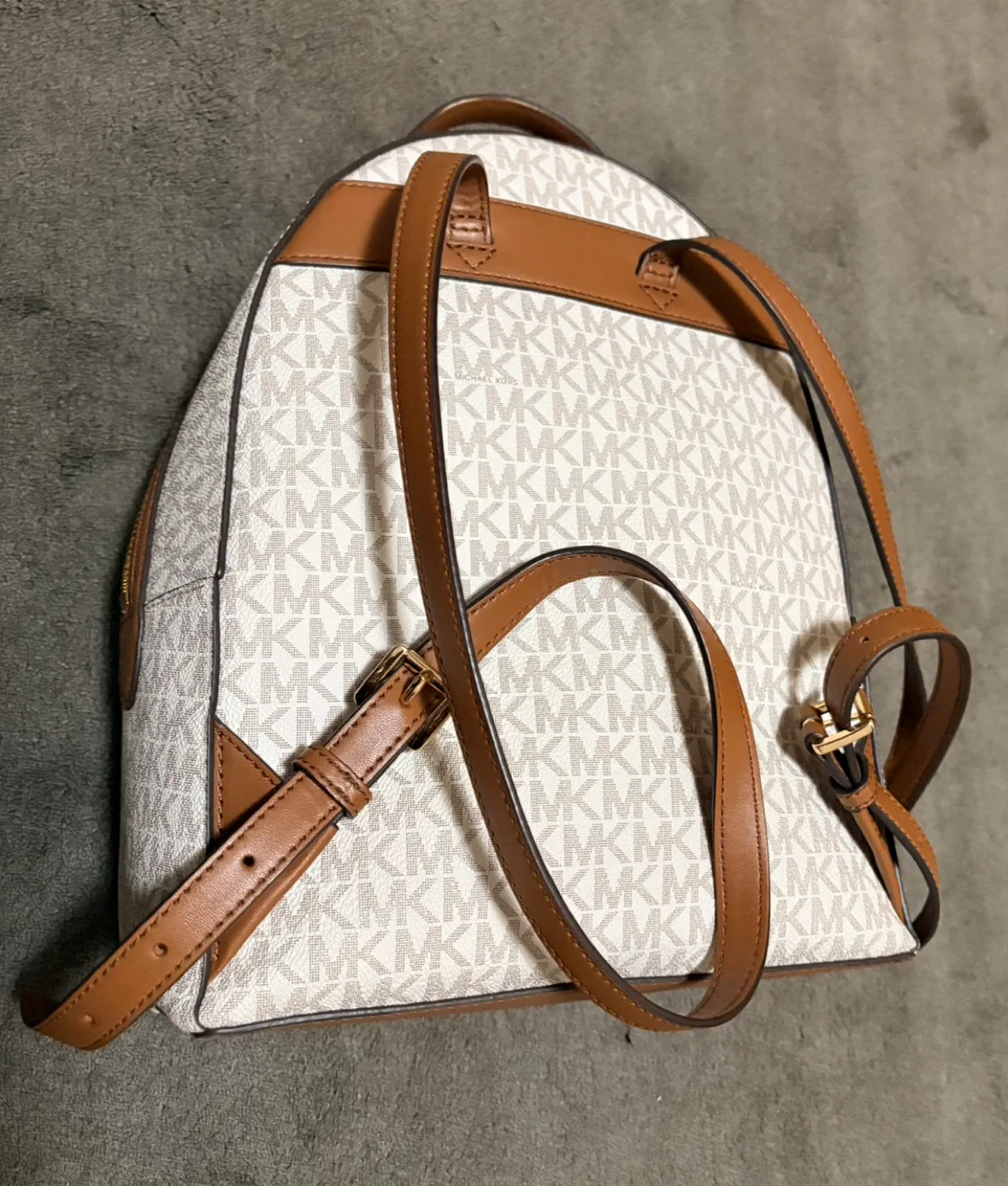 Michael Kors Sheila Medium Logo Backpack image indicator(5)