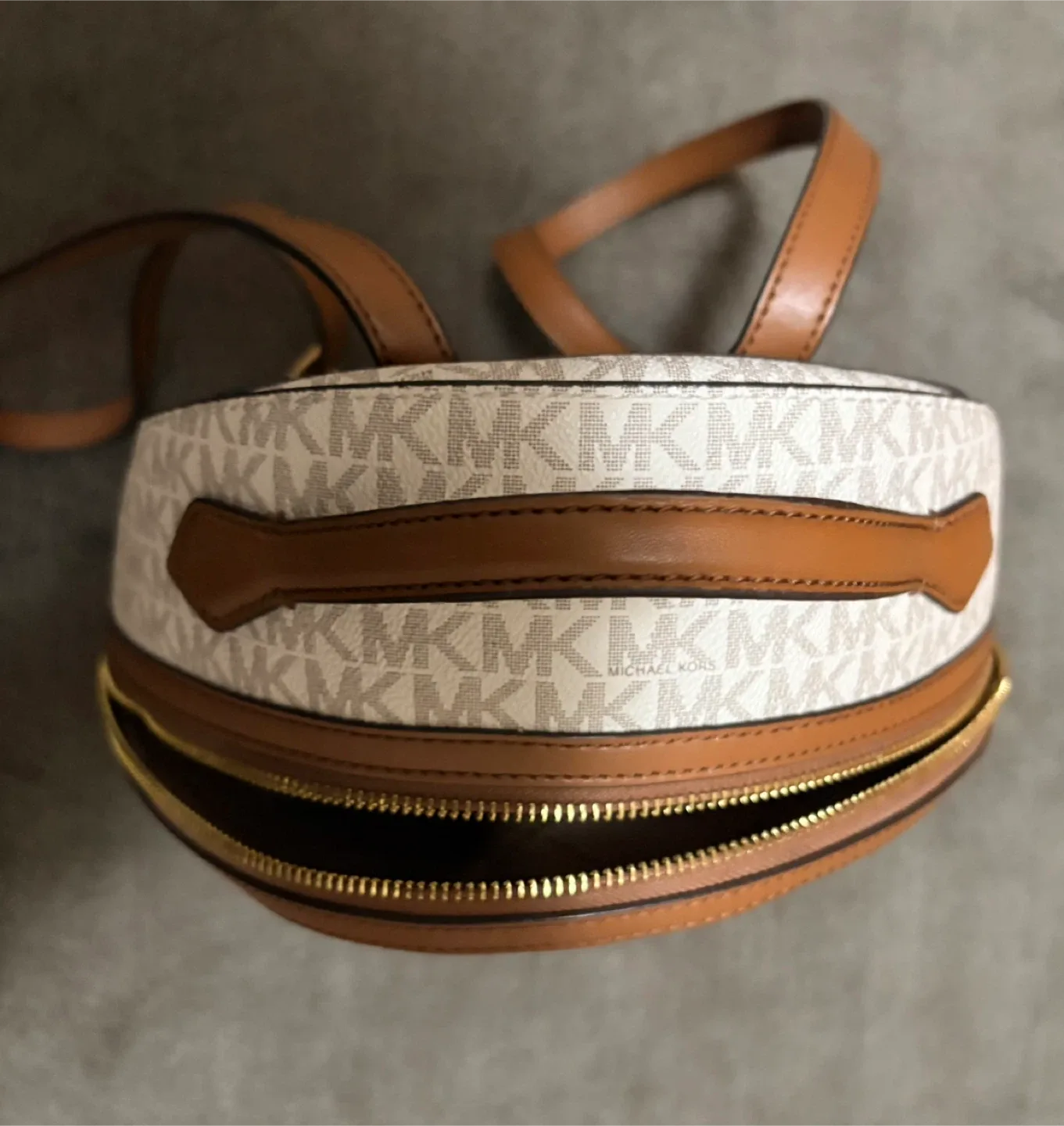 Michael Kors Sheila Medium Logo Backpack image indicator(8)