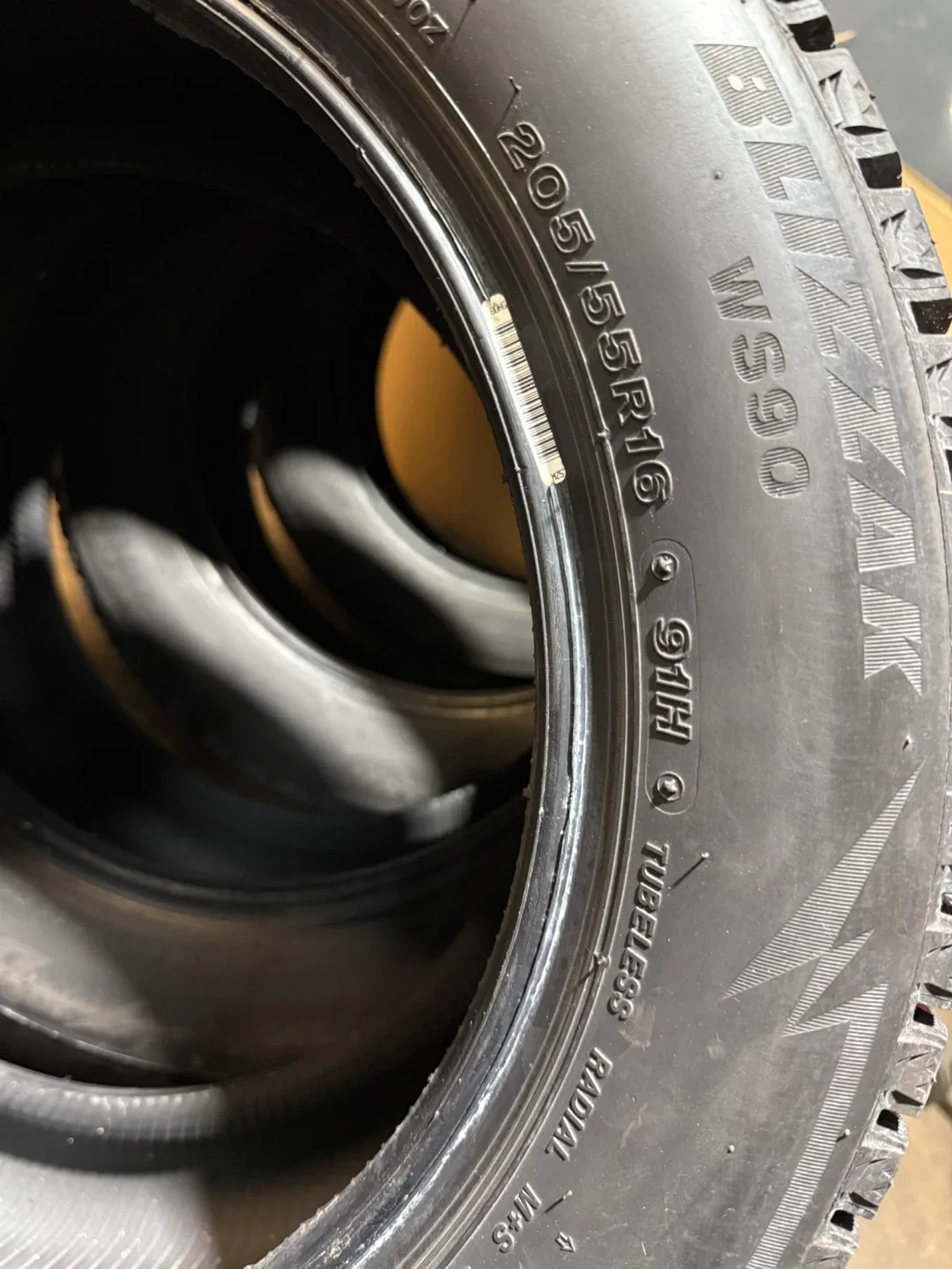 Bridgestone Blizzak WS90 205/55R16 Winter Tires image indicator(5)