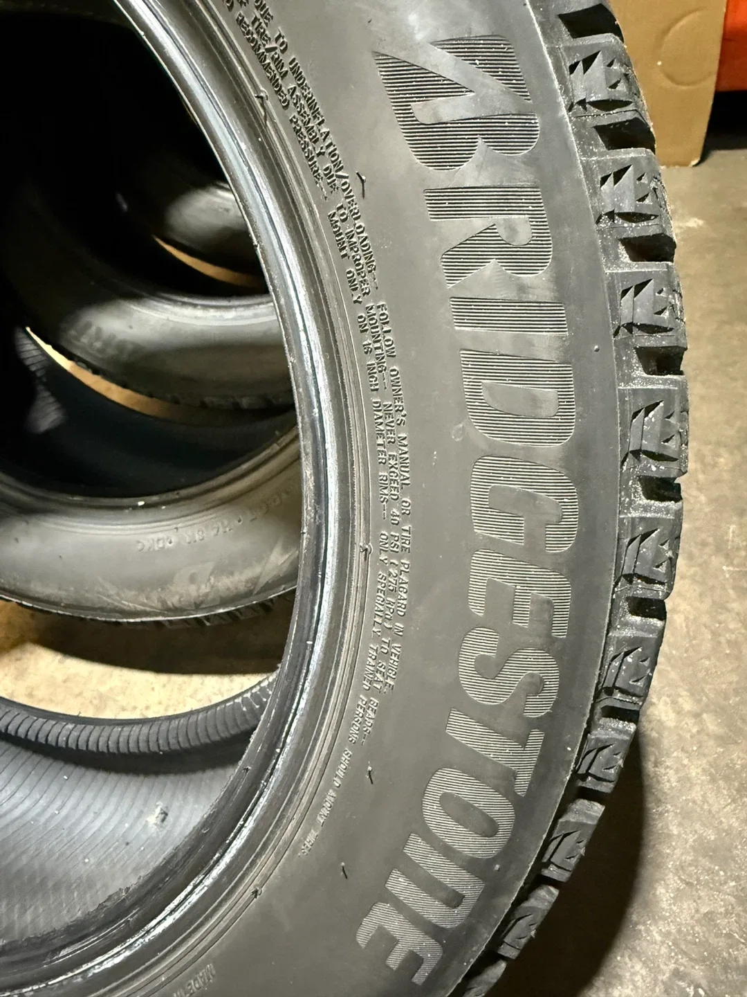 Bridgestone Blizzak WS90 205/55R16 Winter Tires image indicator(4)