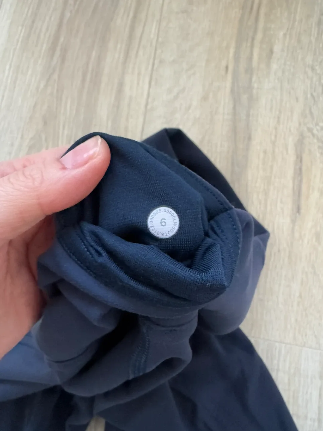 Lululemon InStill High-Rise Tight 25" - Size 6 image indicator(4)