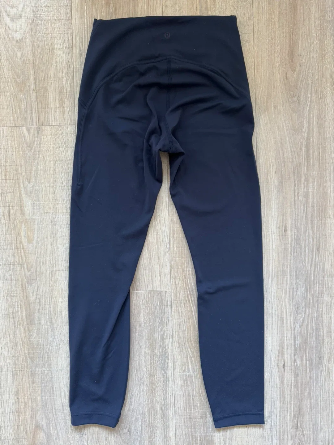 Lululemon InStill High-Rise Tight 25" - Size 6 image indicator(2)