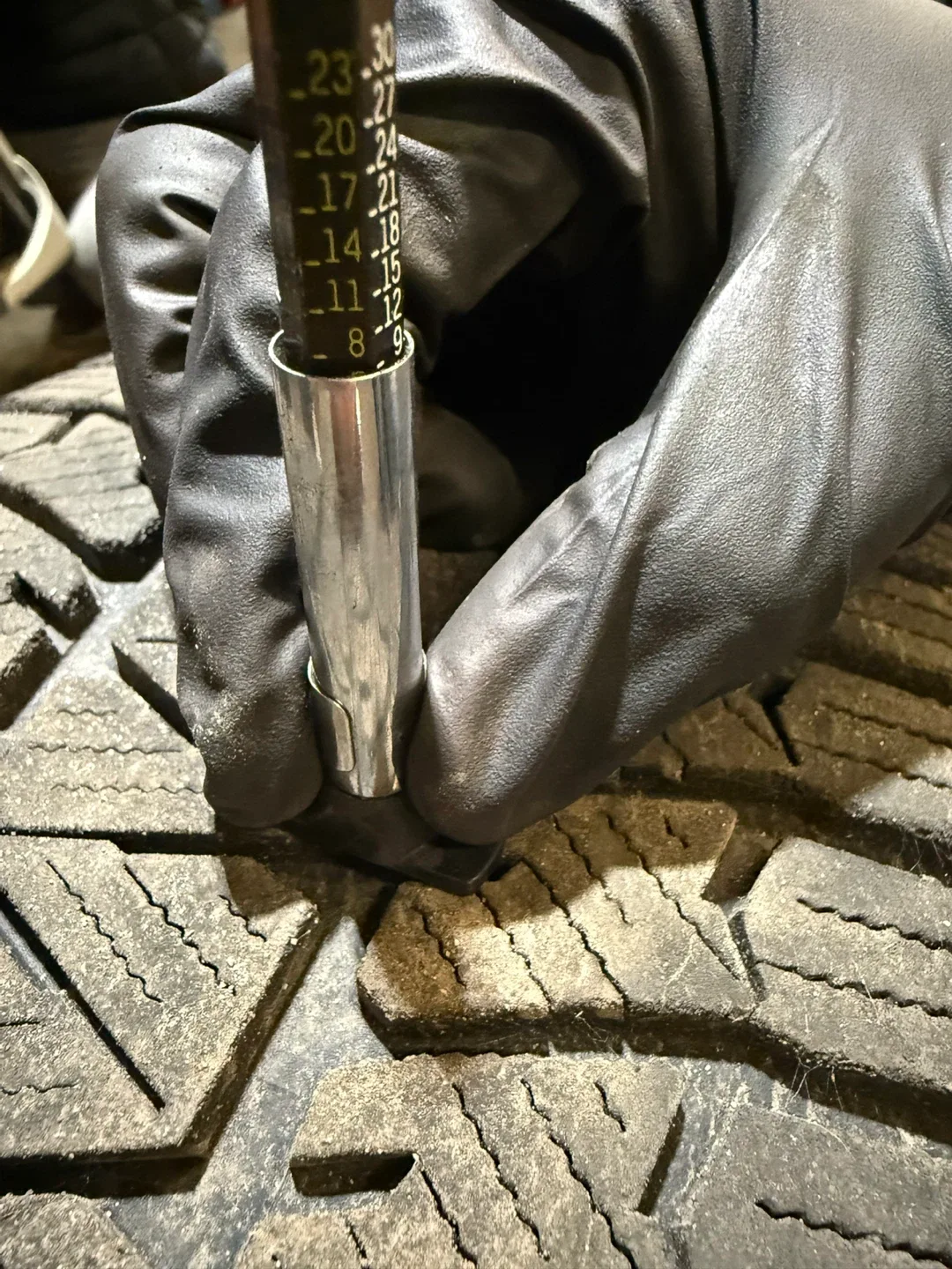 Bridgestone Blizzak WS90 205/55R16 Winter Tires image indicator(6)