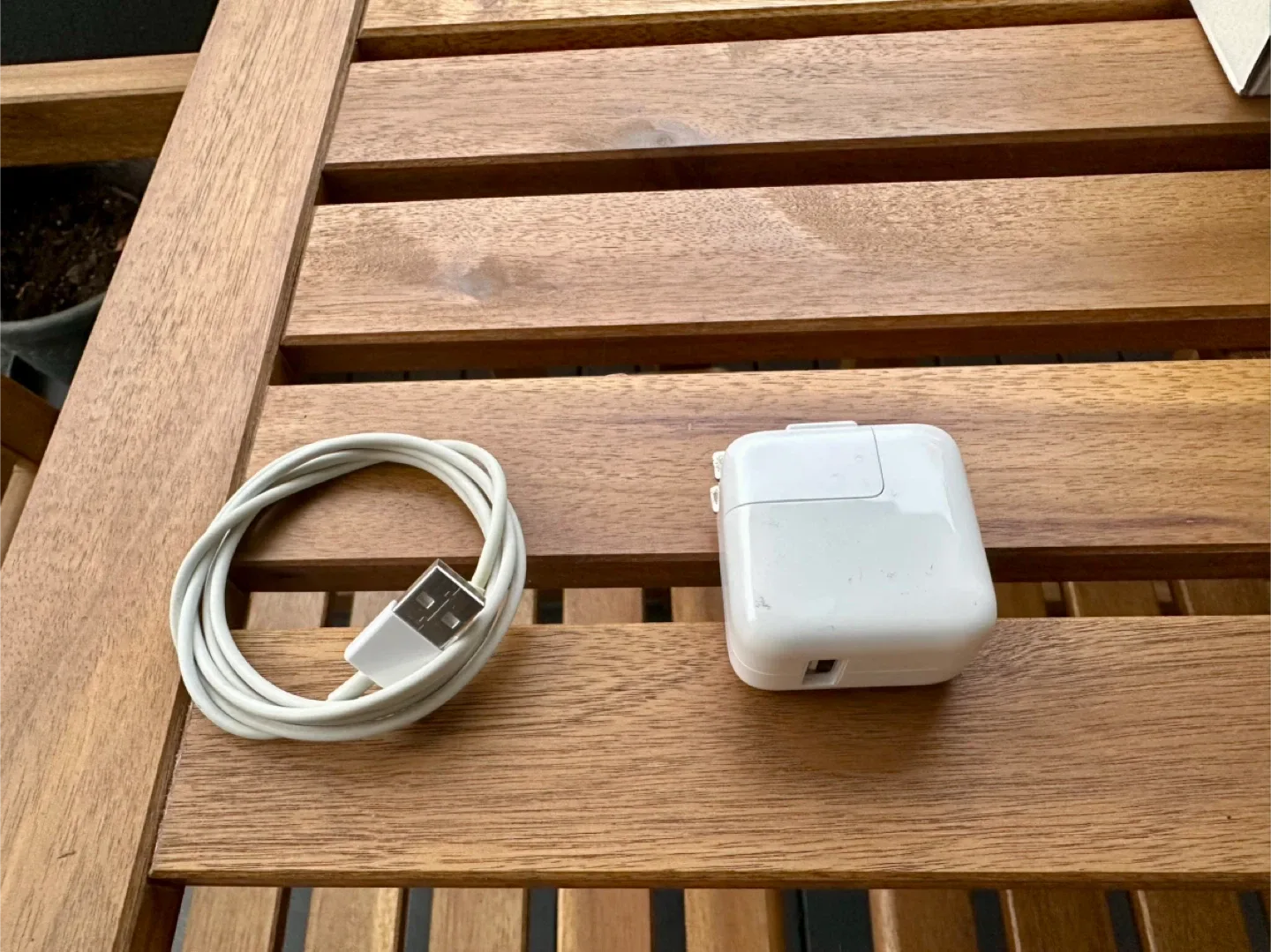 Apple 10W USB Power Adapter & Cable