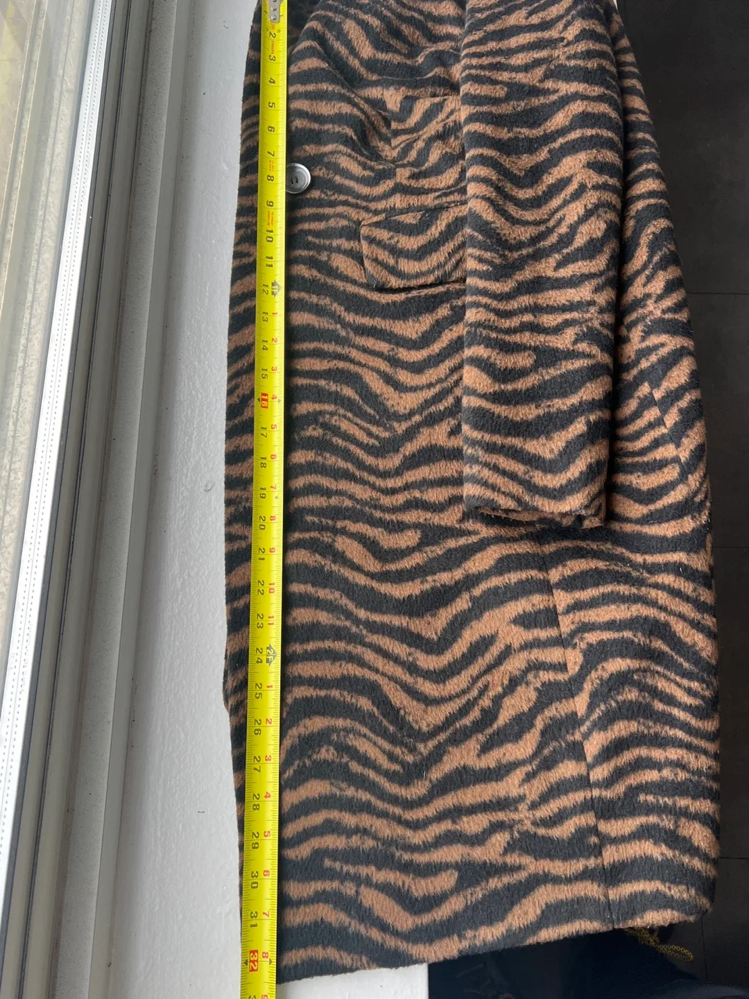 SIZE XXS - Tahari Zebra Stripe Coat - MOVING OUT SALE✈️ image indicator(5)