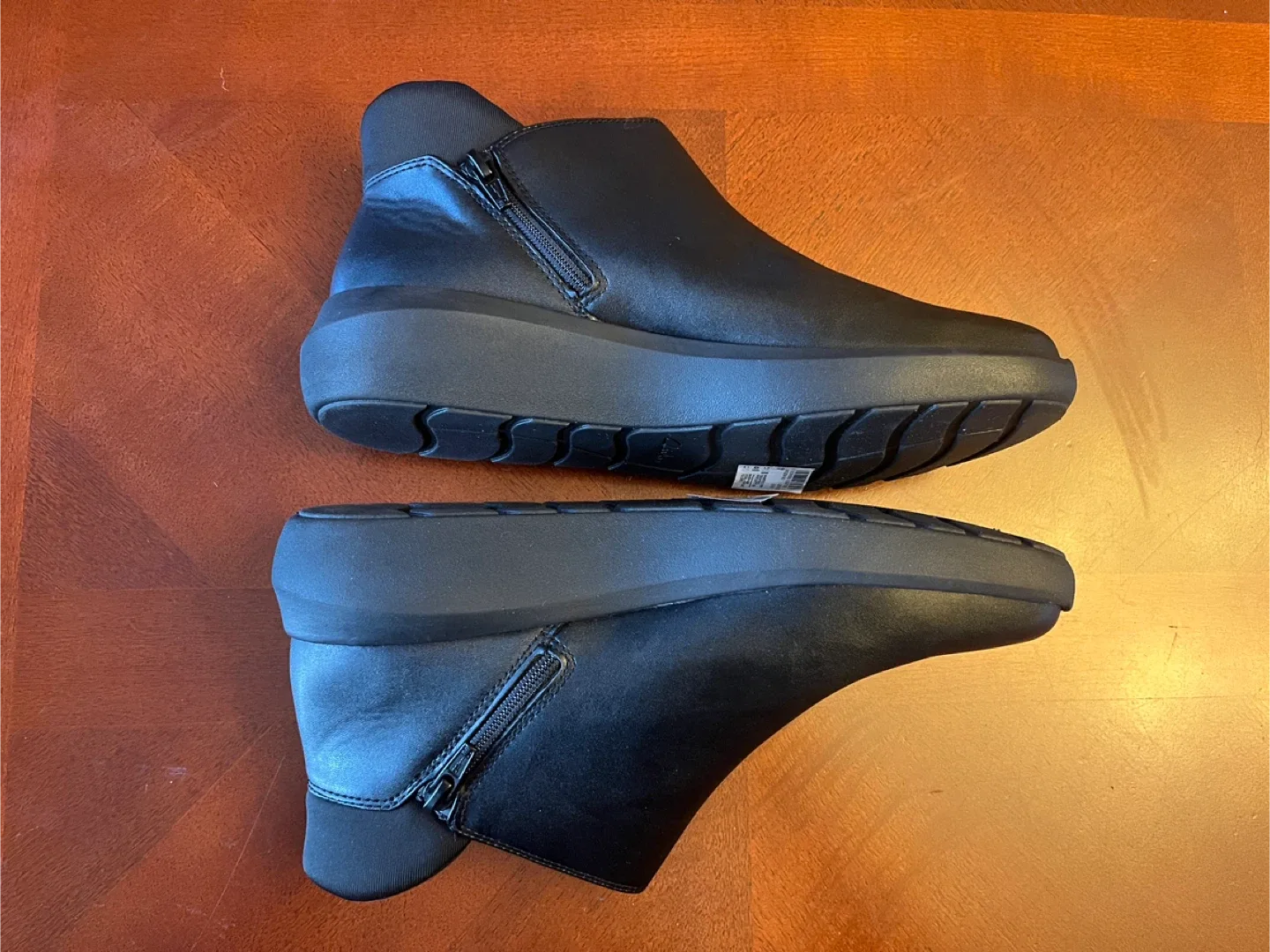 Clarks women’s size 8 black ankle boots, new in box image indicator(3)