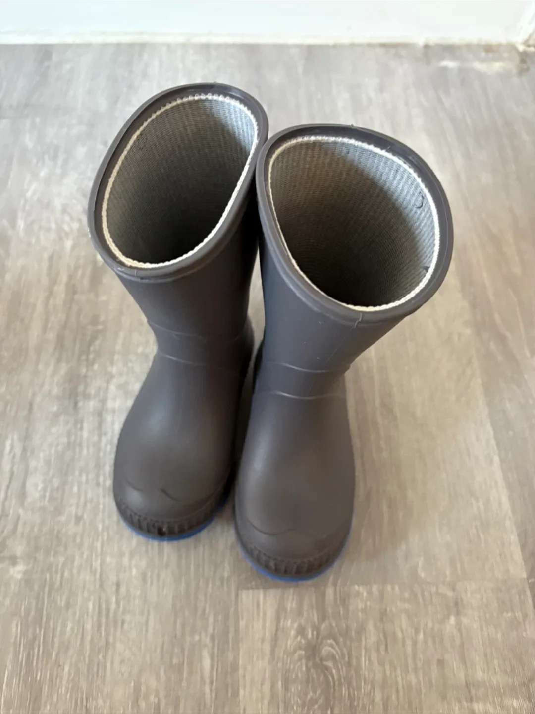 Kids' Shoes: Skechers, Kamik, Size 5 image indicator(3)