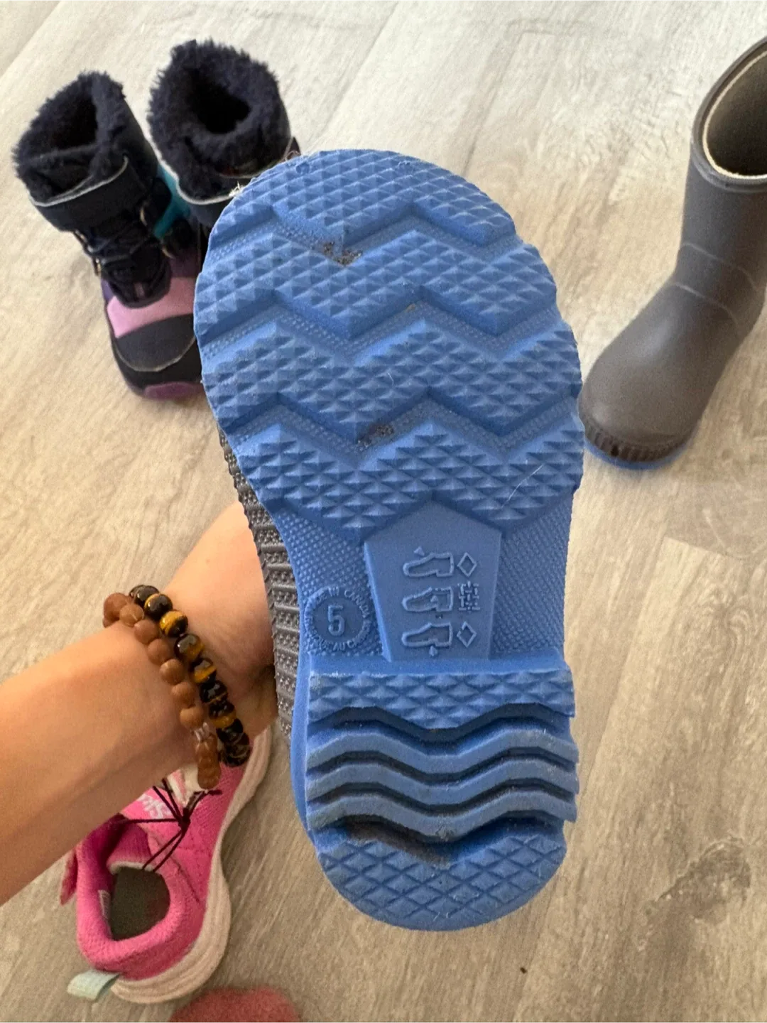 Kids' Shoes: Skechers, Kamik, Size 5 image indicator(5)