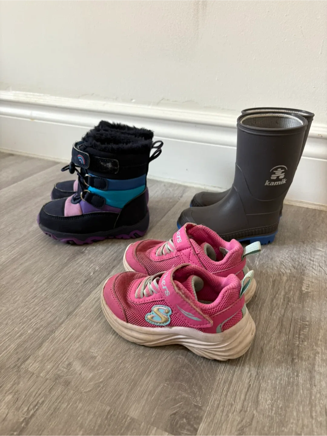 Kids' Shoes: Skechers, Kamik, Size 5