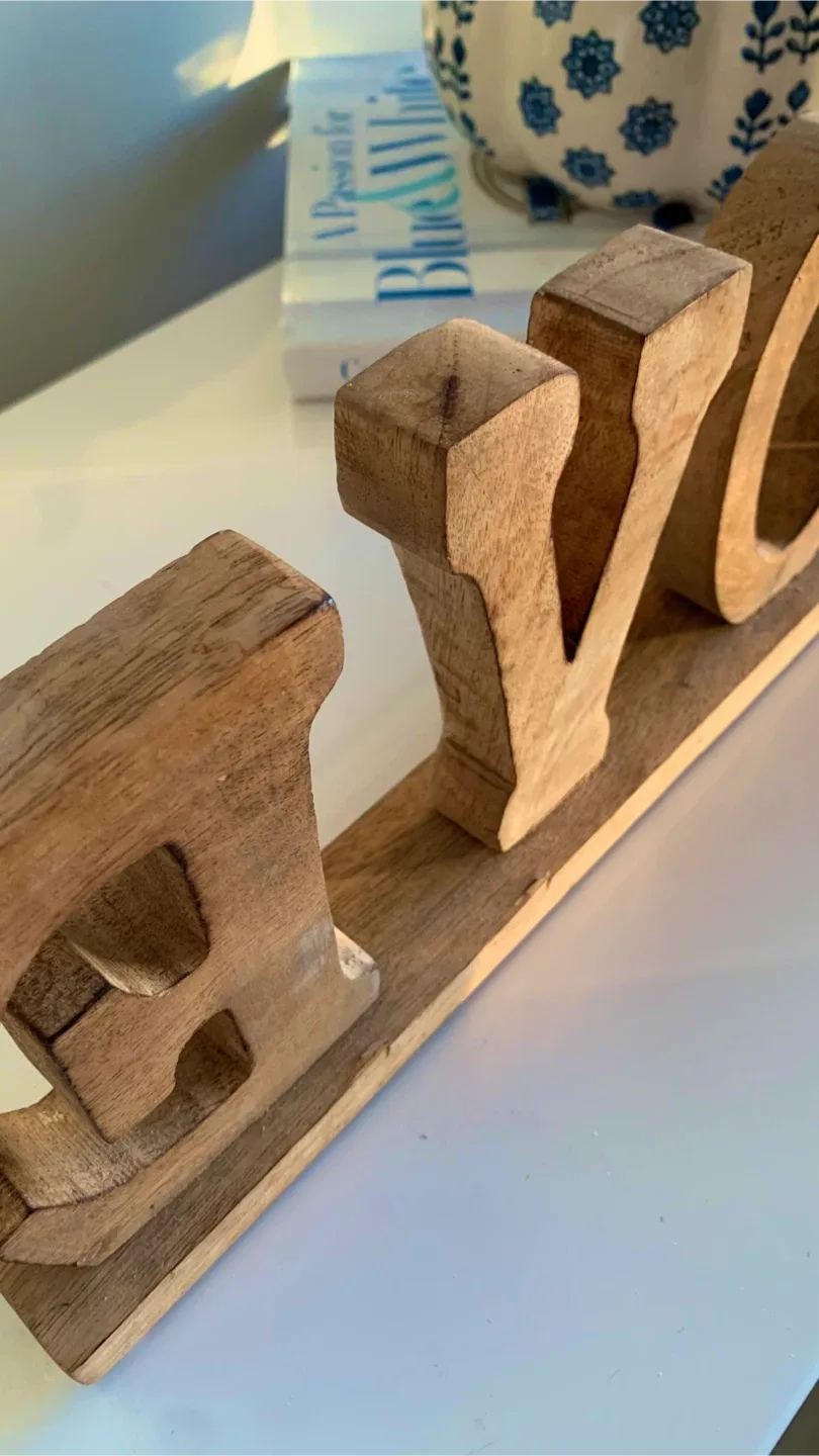 Wooden LOVE Sign - Home Decor image indicator(3)