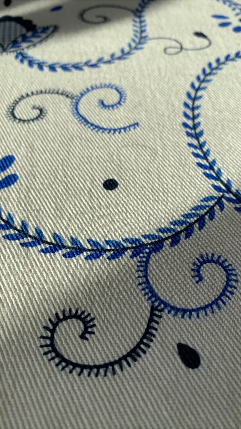 Viana Embroidery Table Cloth White & Blue Floral Design - photo 3