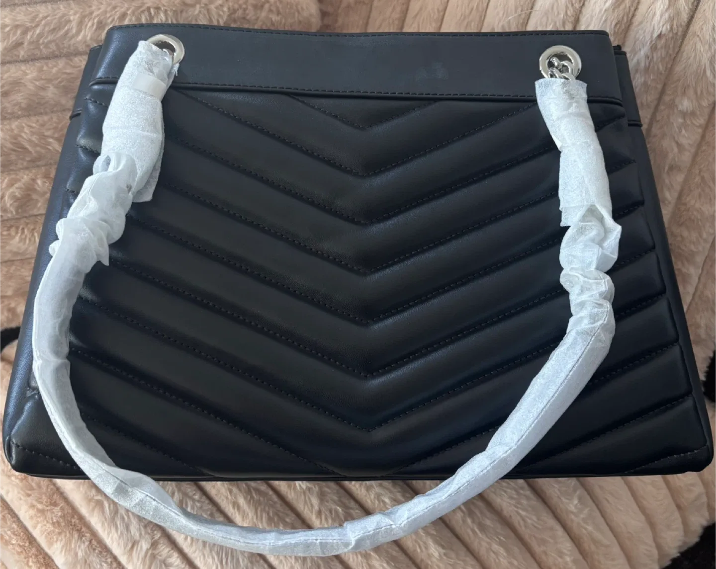 Michael Kors Whitney Medium Quilted Tote Bag image indicator(2)