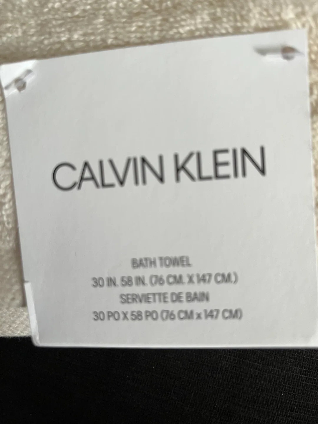 Brand new Calvin Klein Bath Towel - 30 x 58 in image indicator(2)