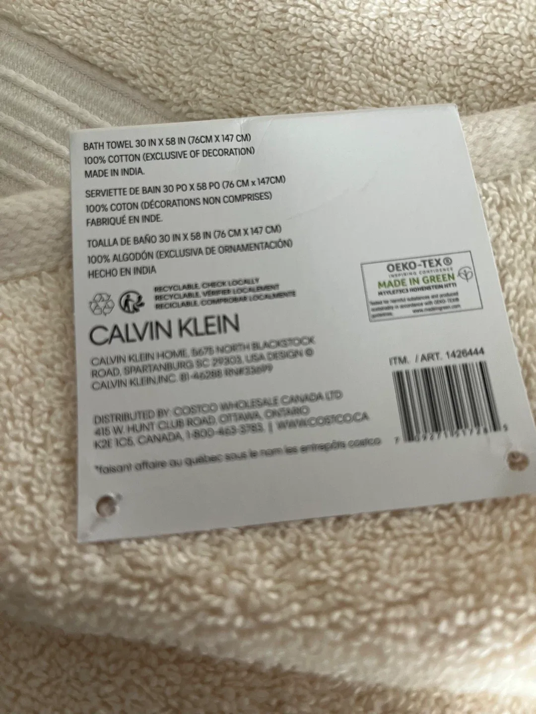 Brand new Calvin Klein Bath Towel - 30 x 58 in image indicator(4)