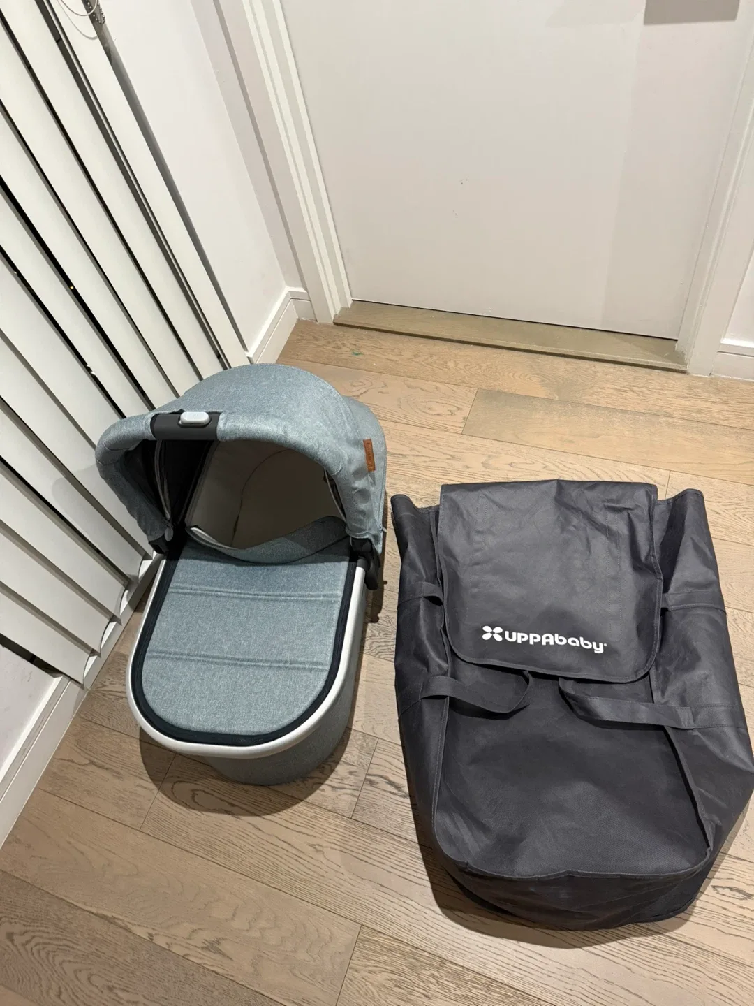 UPPAbaby VISTA V2 Double Stroller with Bassinet & Bag image indicator(4)