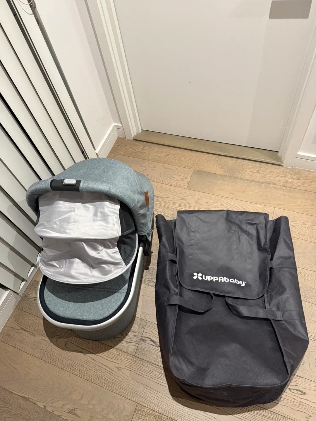 UPPAbaby VISTA V2 Double Stroller with Bassinet & Bag image indicator(5)