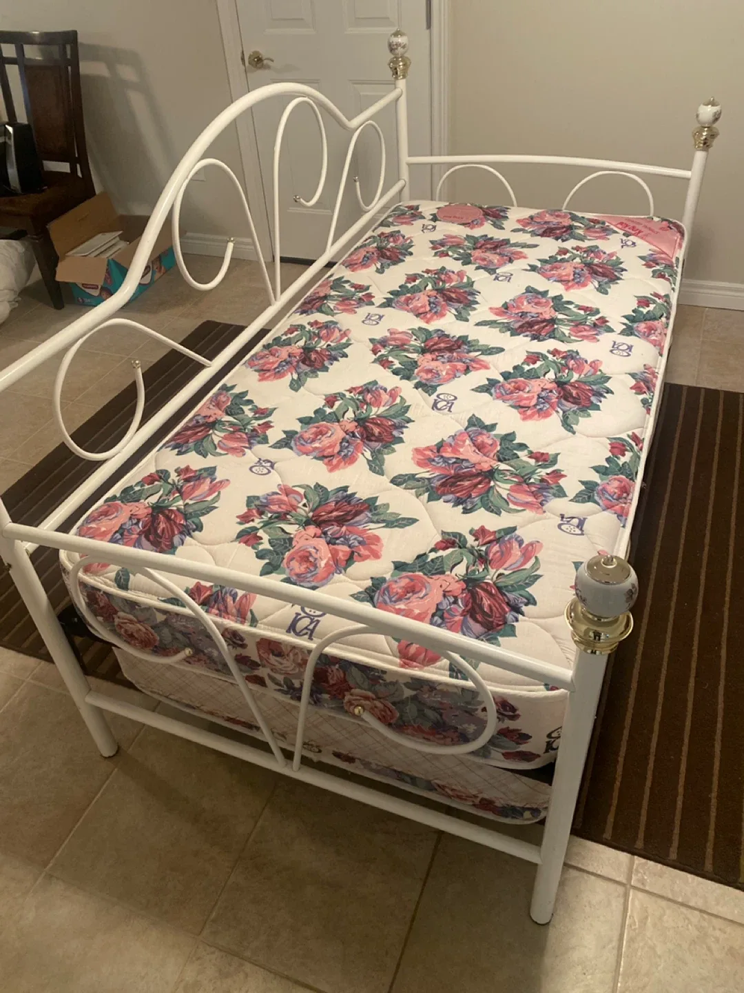 Daybed opens to king size