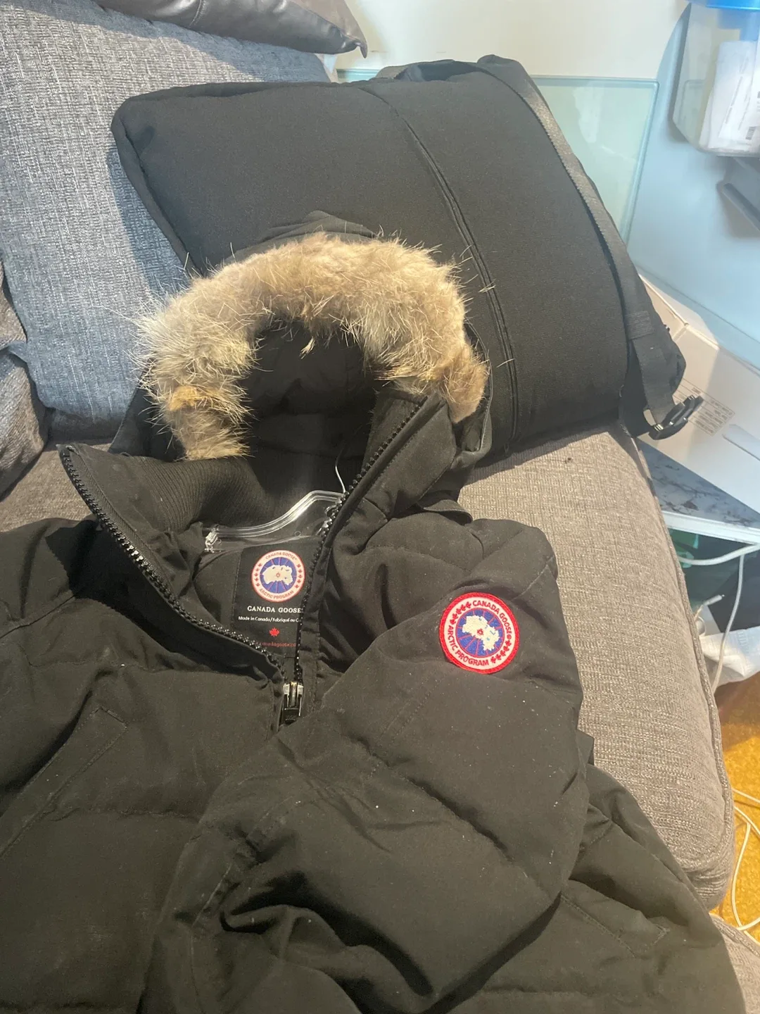Canada Goose Bomber Jacket image indicator(3)