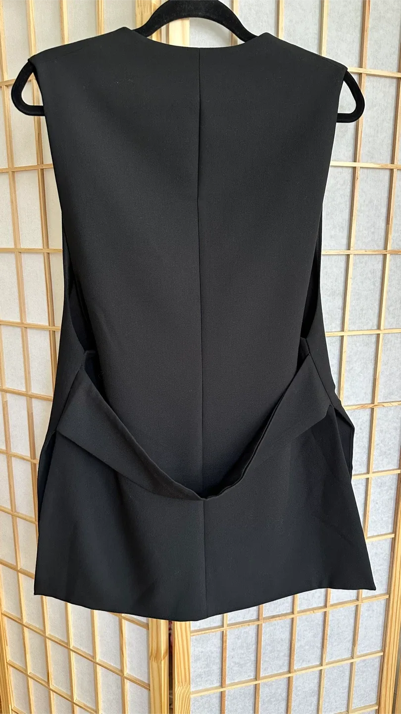 Zara Black Sleeveless Blazer Vest - Size M image indicator(3)