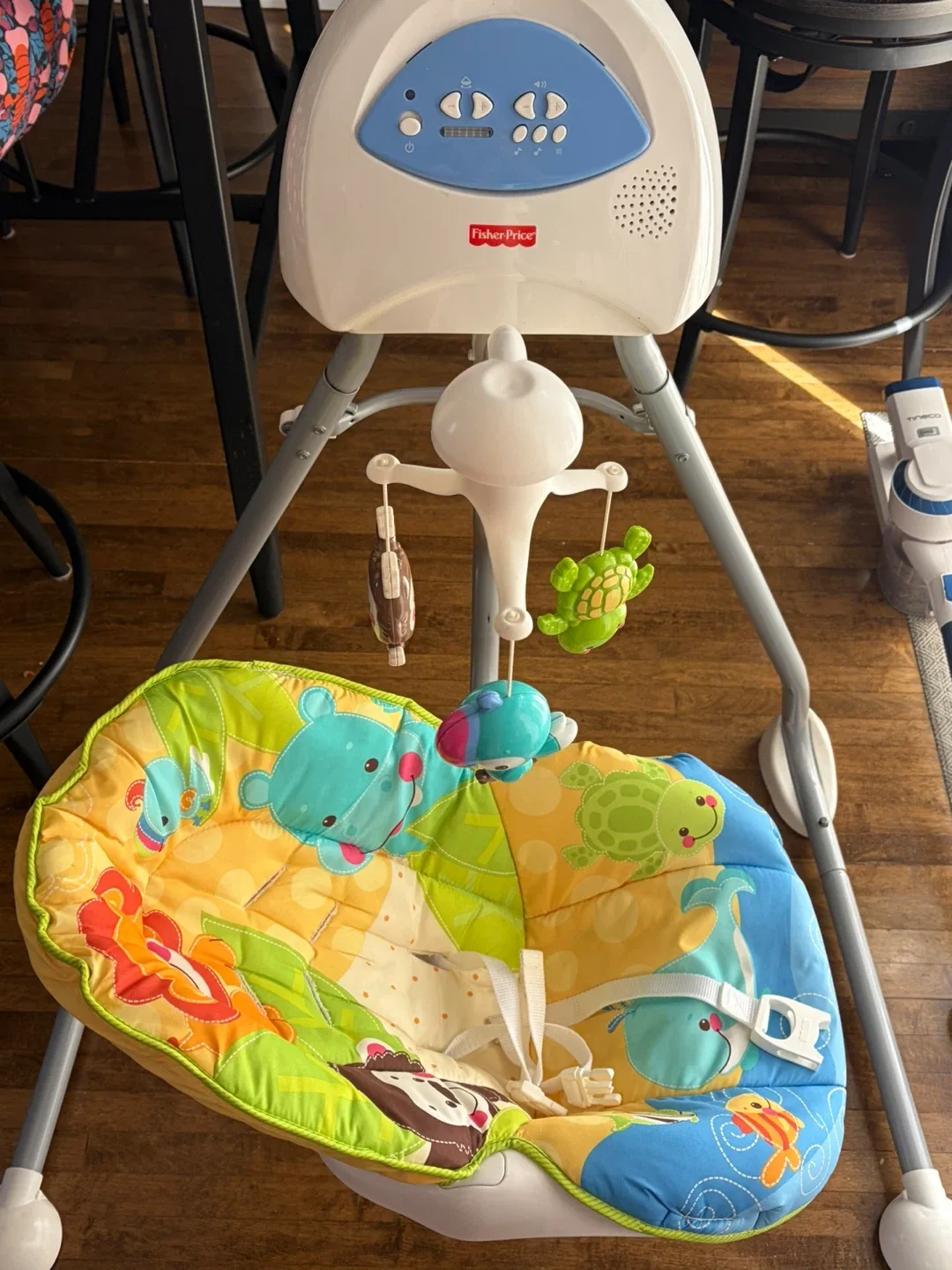 Fisher-Price Animal Friends Cradle 'n Swing image indicator(2)