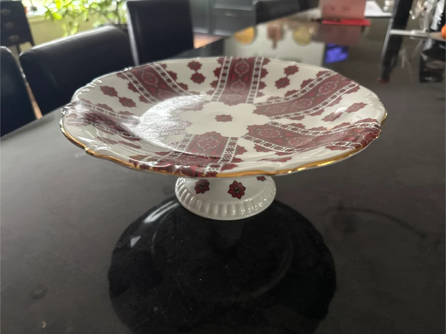 Vintage Pedestal Cake Plate 11 inches wide 4 high