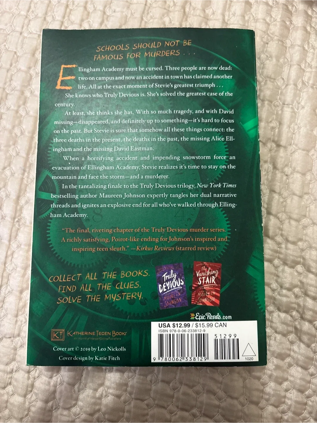 The Hand on the Wall by Maureen Johnson image indicator(2)