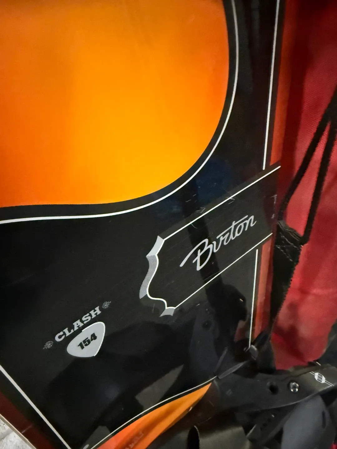 Burton Clash 154 Snowboard with Bindings image indicator(4)