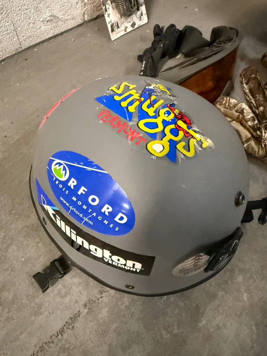 Burton Clash 154 Snowboard with Bindings image indicator(7)