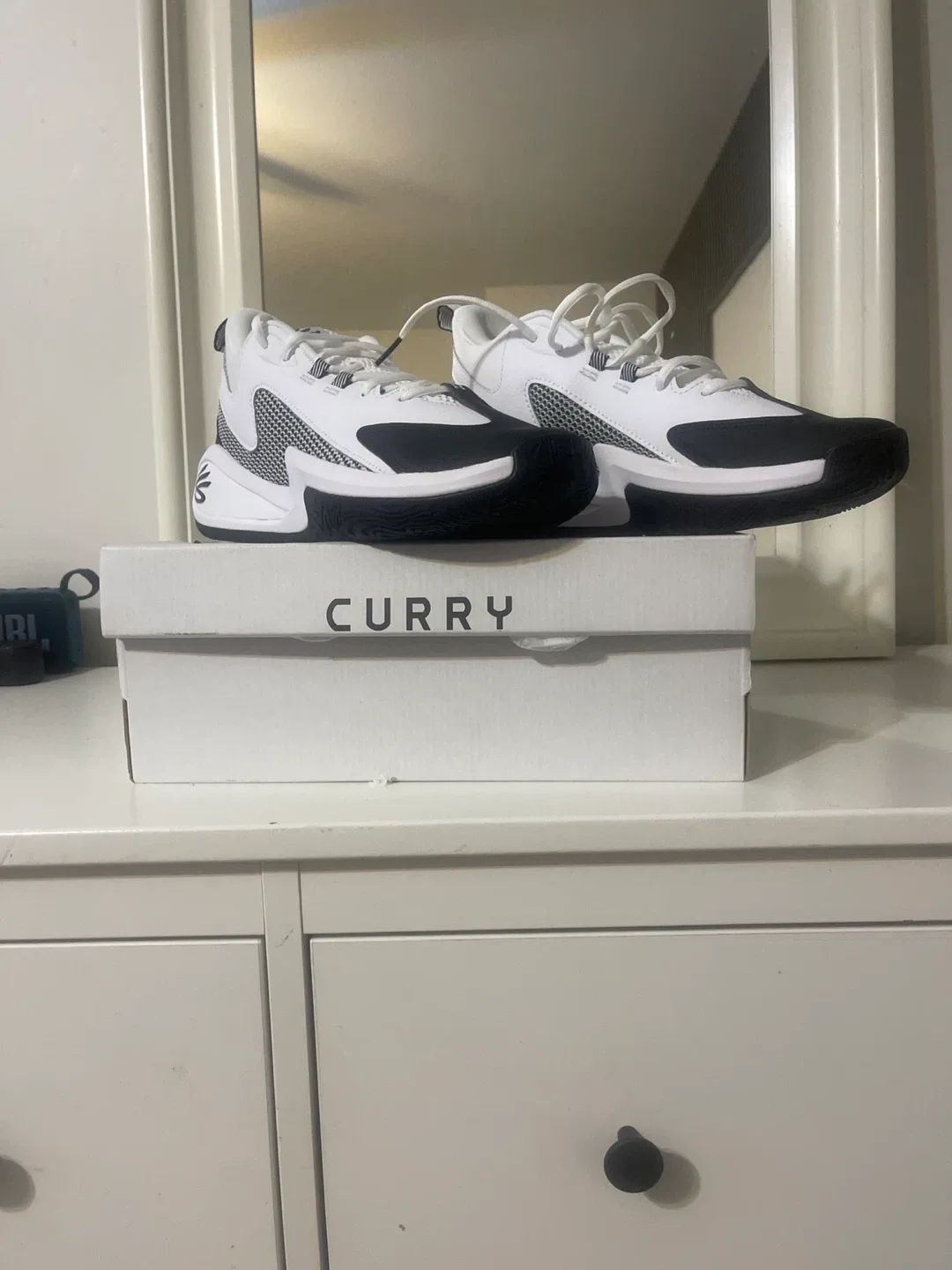 Under Armour Curry Low Flow Basketball Shoes