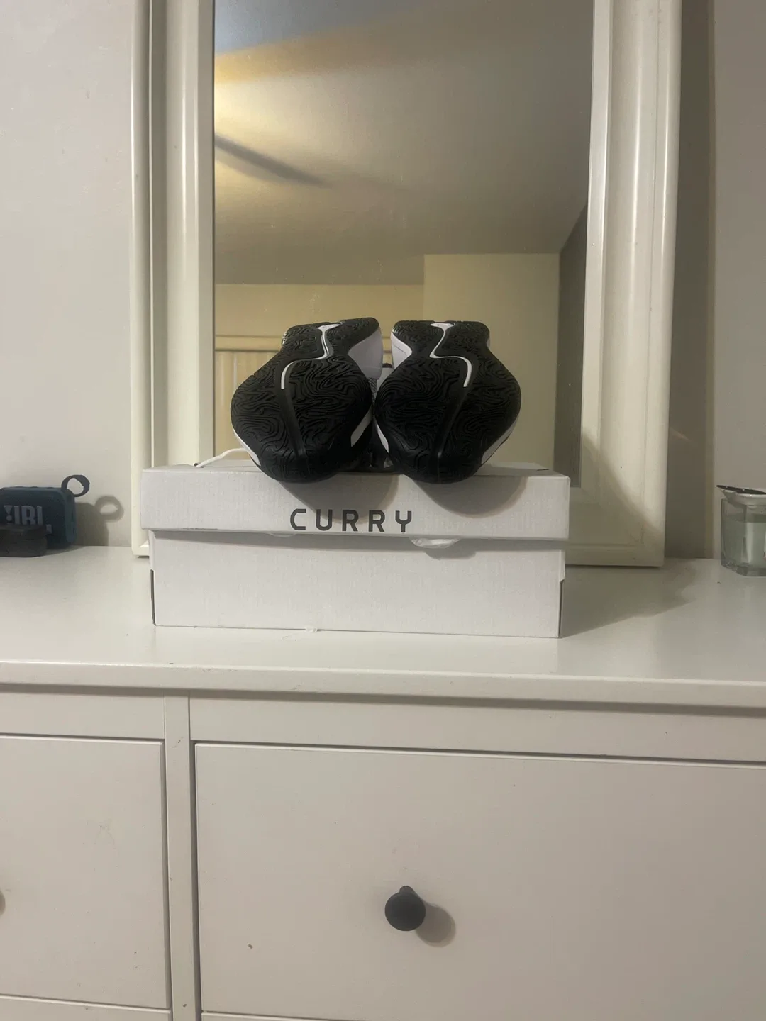 Under Armour Curry Low Flow Basketball Shoes image indicator(3)