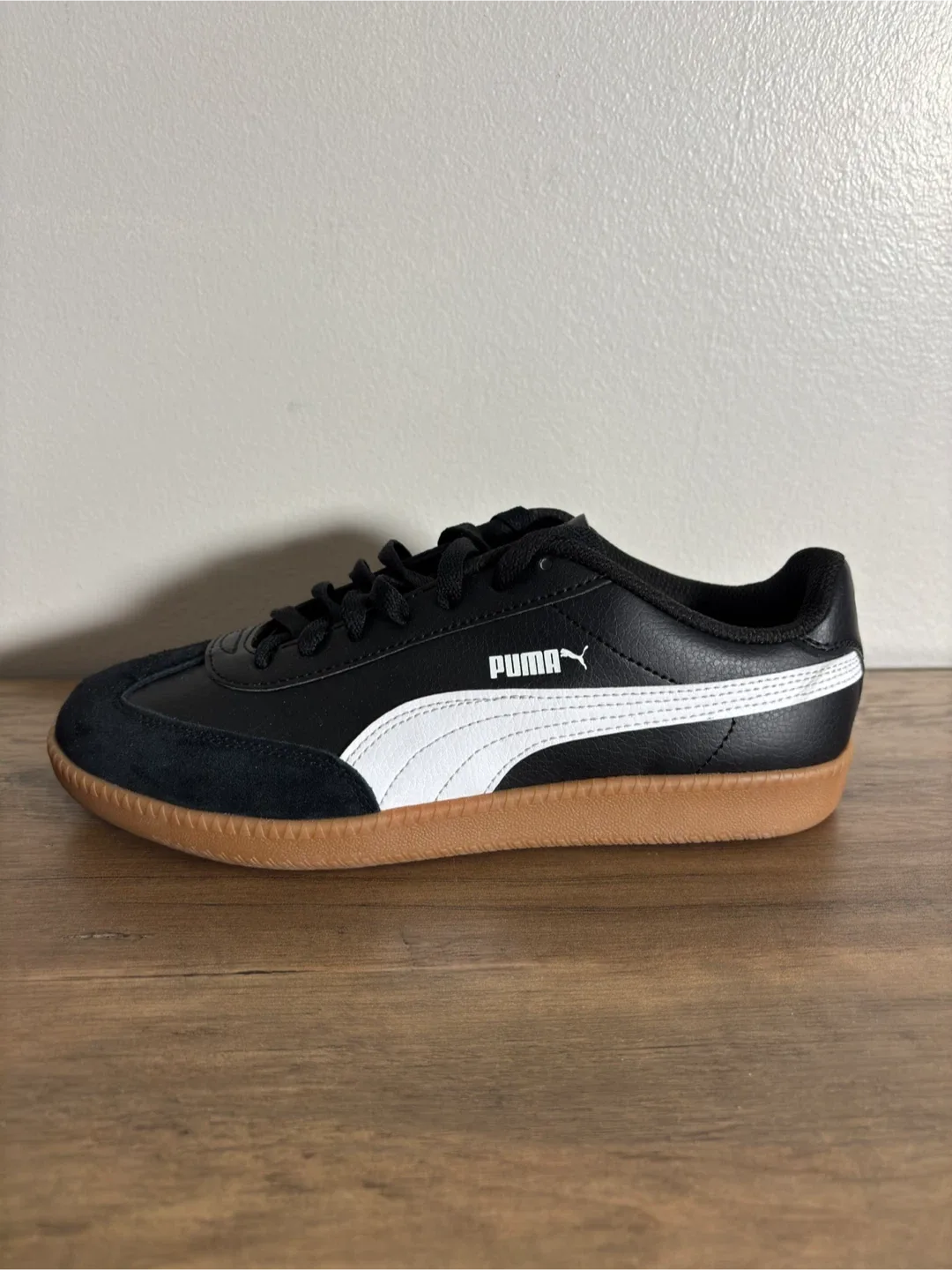 Puma Women’s Shoes Size 9 - Steal Deal! image indicator(2)