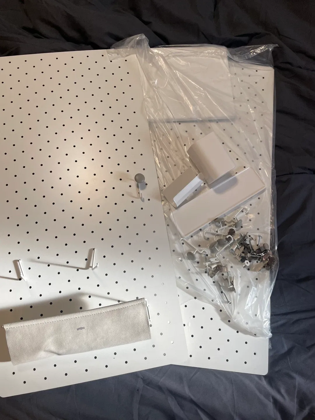 Umbra Hanging peg board image indicator(4)