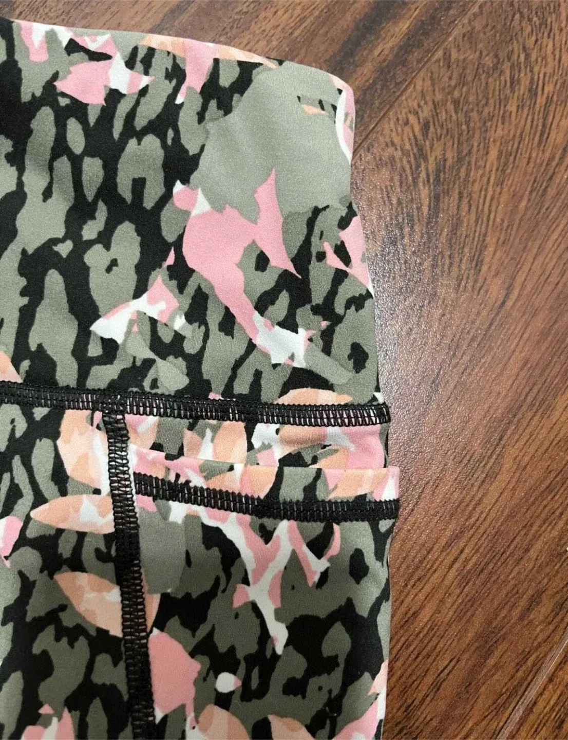 Sweaty Betty women’s medium power 7/8 leggings, tropical camo image indicator(2)