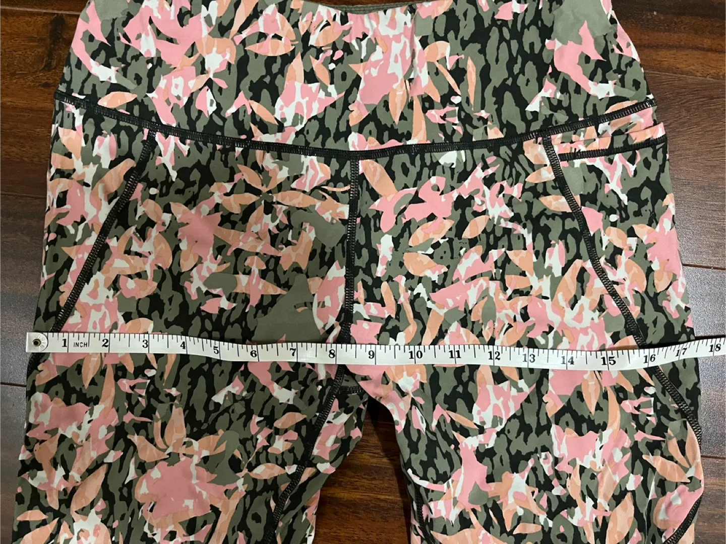 Sweaty Betty women’s medium power 7/8 leggings, tropical camo image indicator(7)