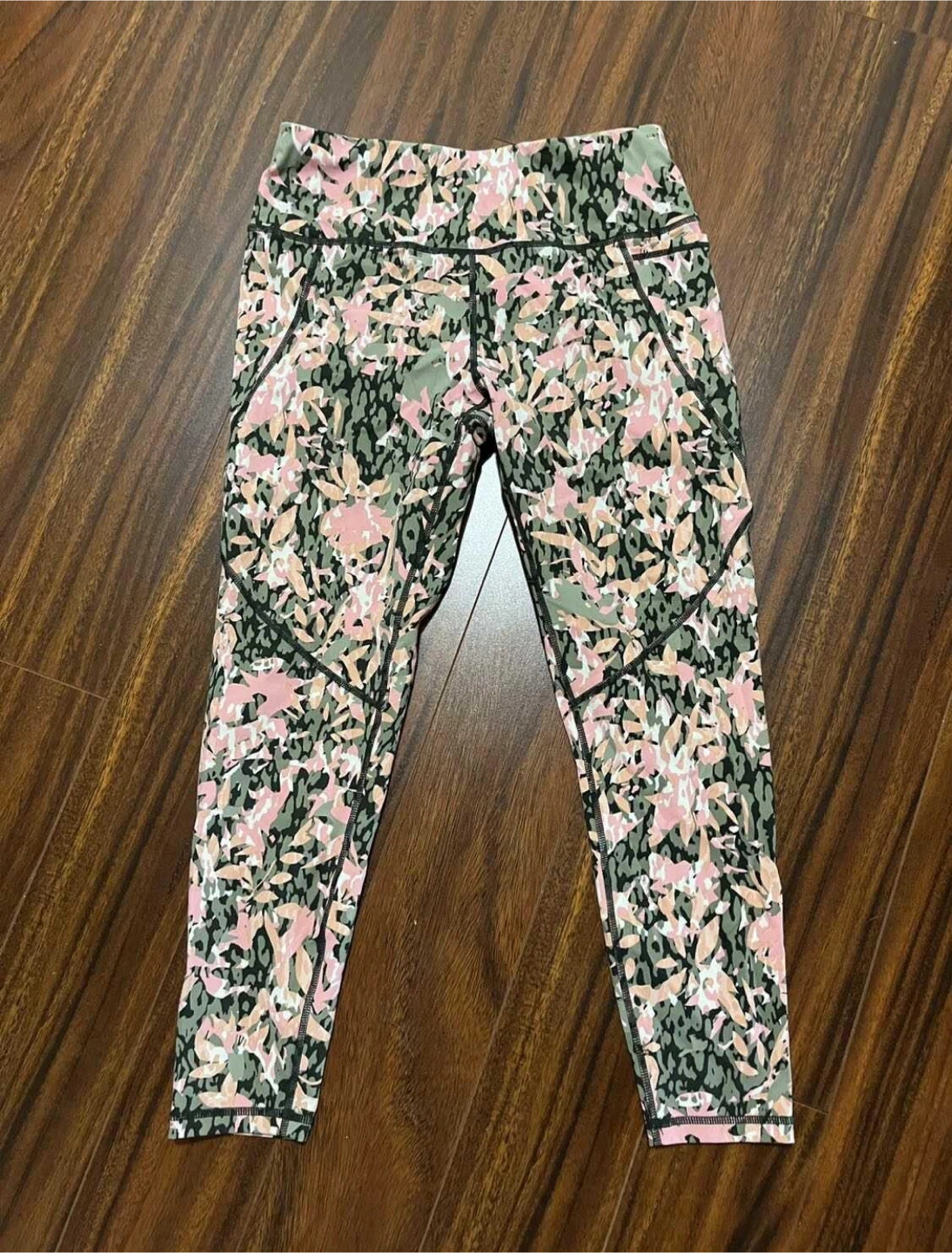 Sweaty Betty women’s medium power 7/8 leggings, tropical camo