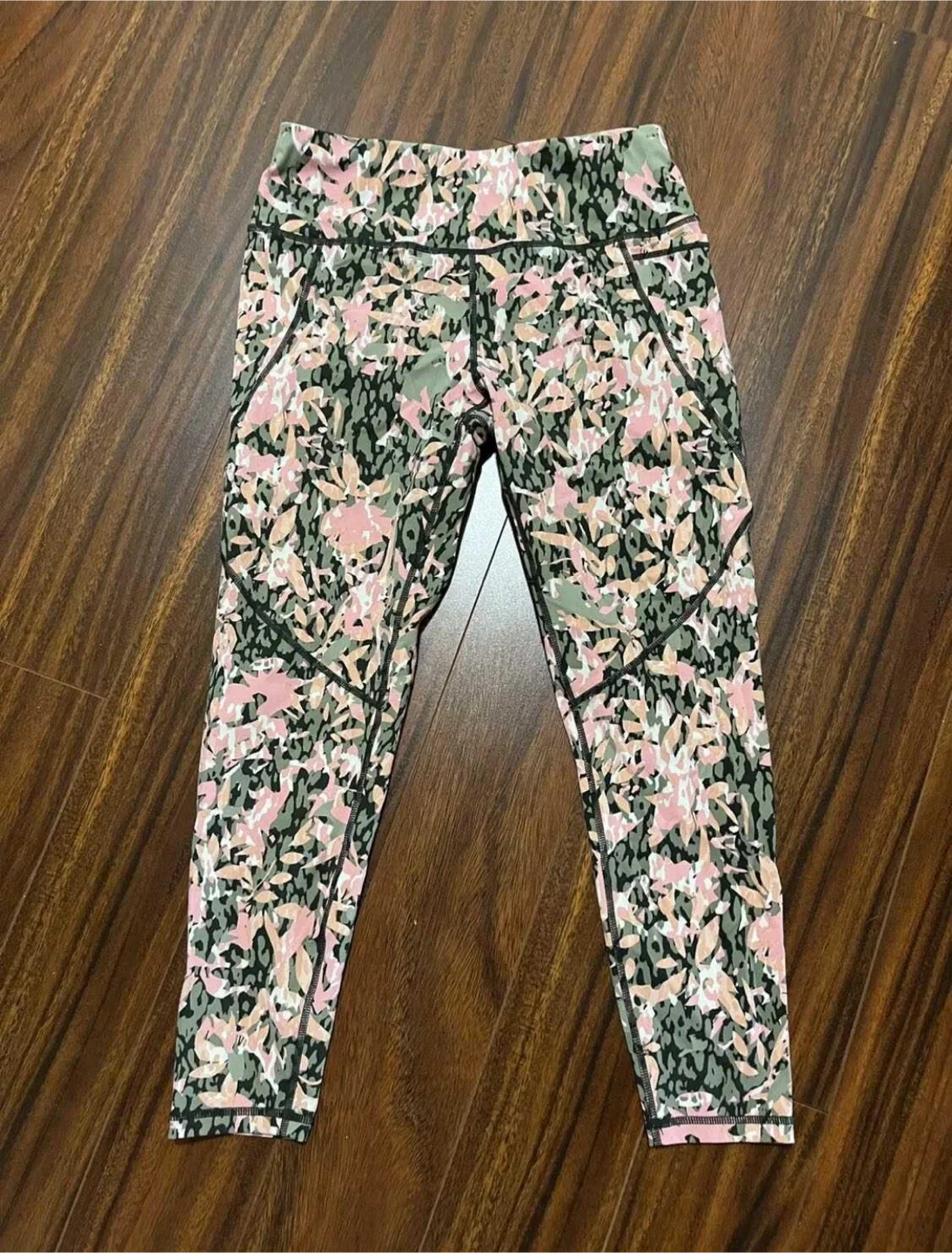 Sweaty Betty women’s medium power 7/8 leggings, tropical camo