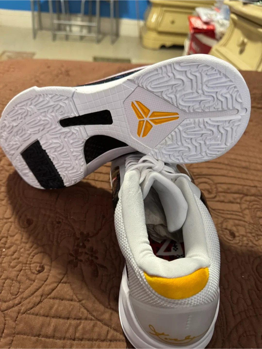 Nike Kobe V Protro White Comet Black Mens Size 10.5 image indicator(4)