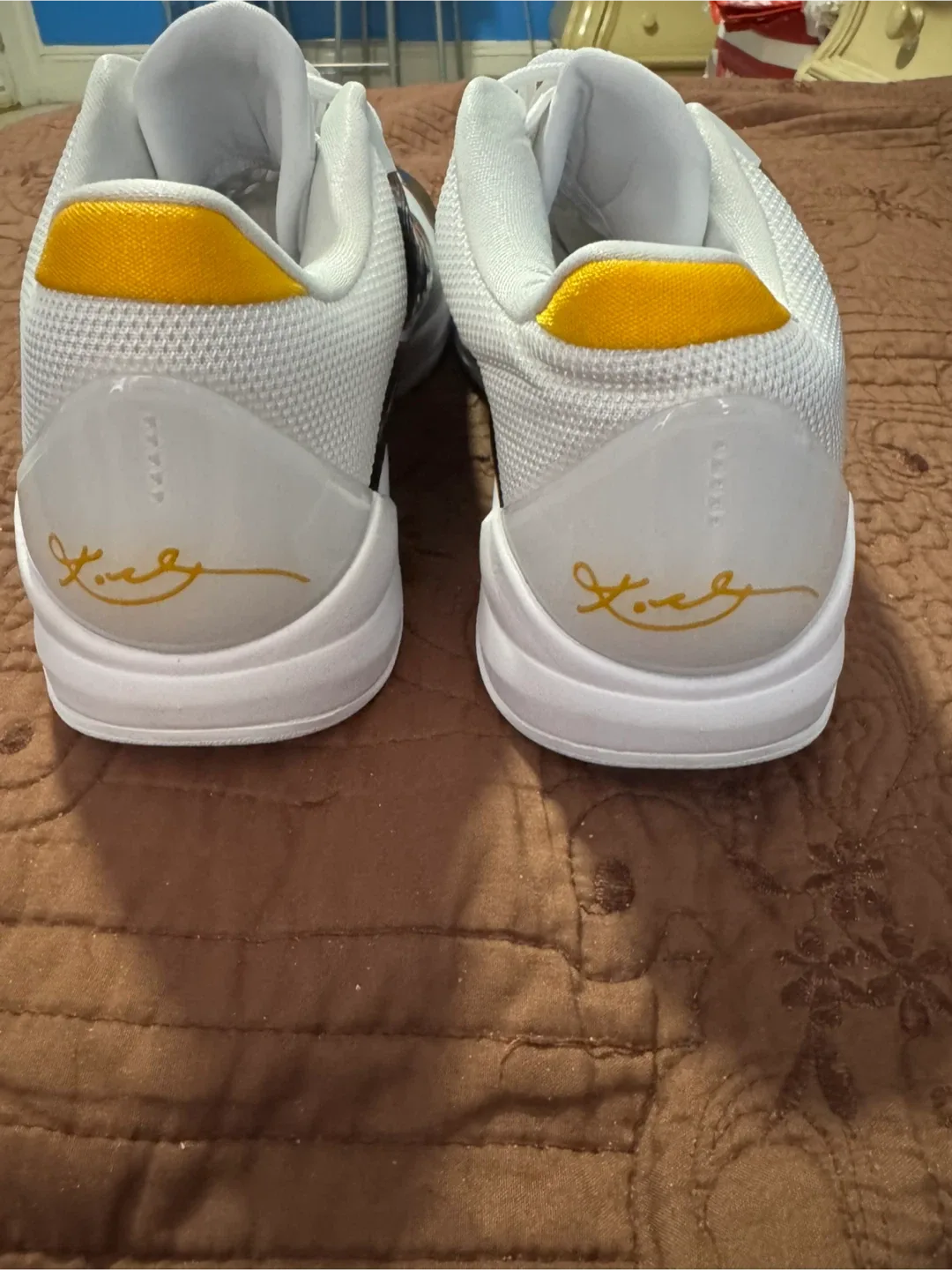 Nike Kobe V Protro White Comet Black Mens Size 10.5 image indicator(2)