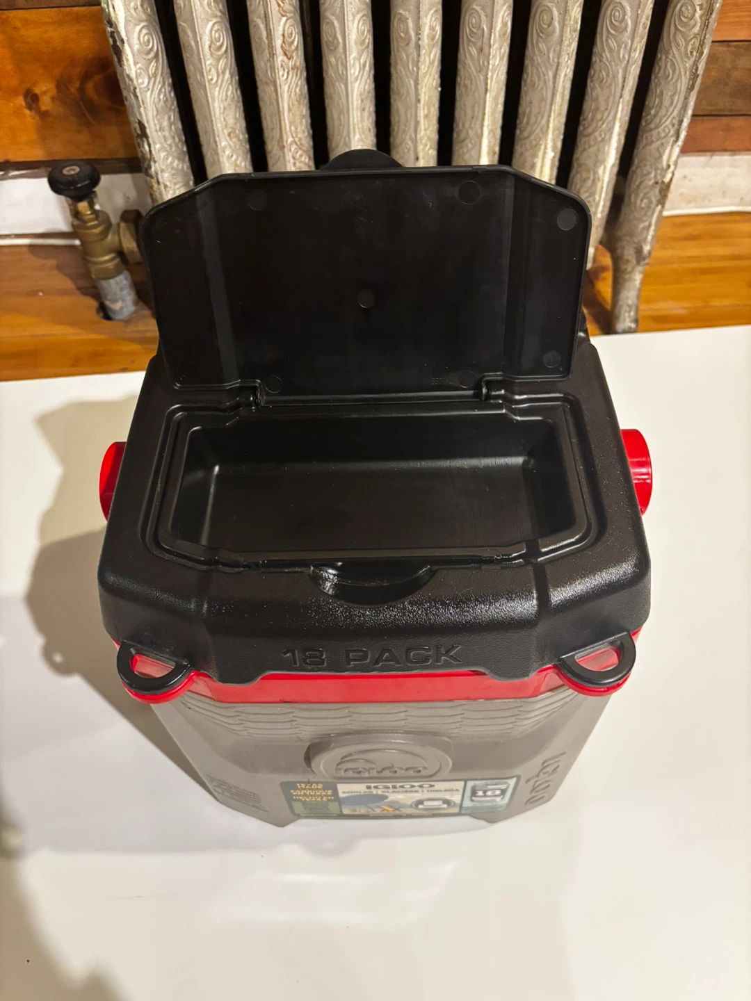 Igloo 18 Pack Cooler - Gray and Red - photo 4