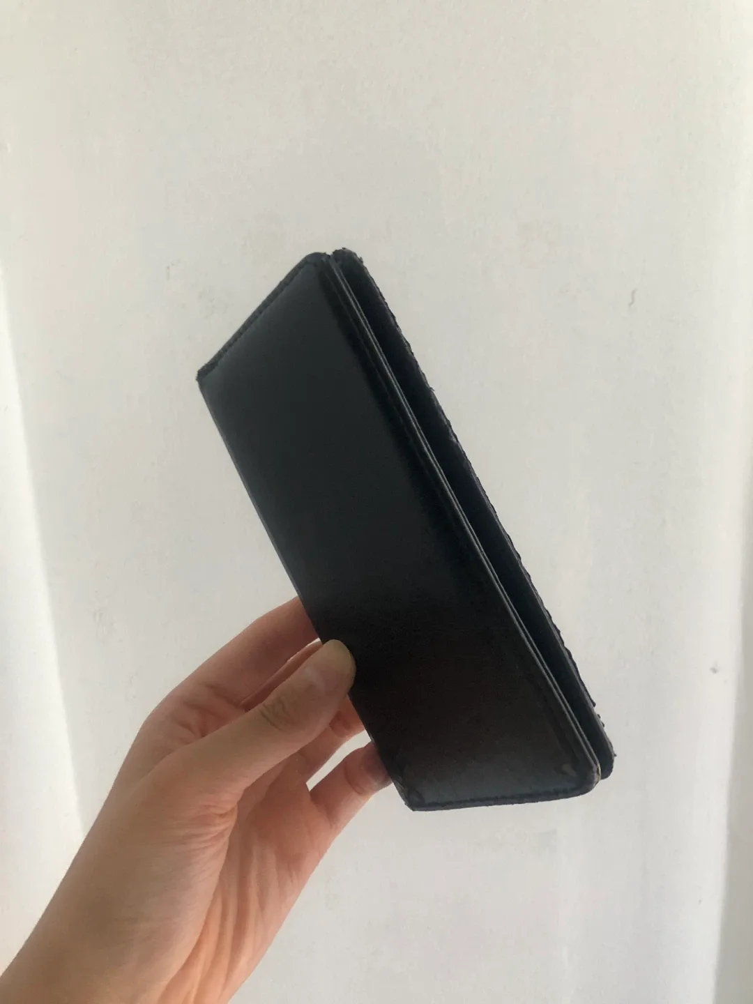 FREE Slim Black Wallet image indicator(3)