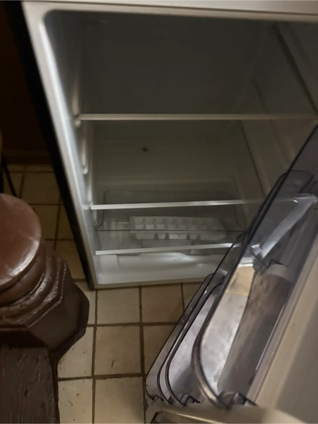 Frigidaire Refrigerator Model EFR751 image indicator(3)