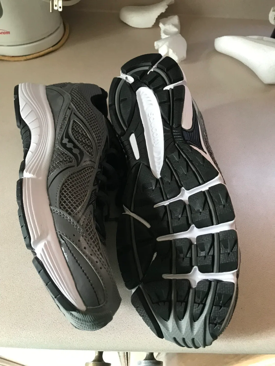 Saucony Grid Omni Walker Gray Running Shoes