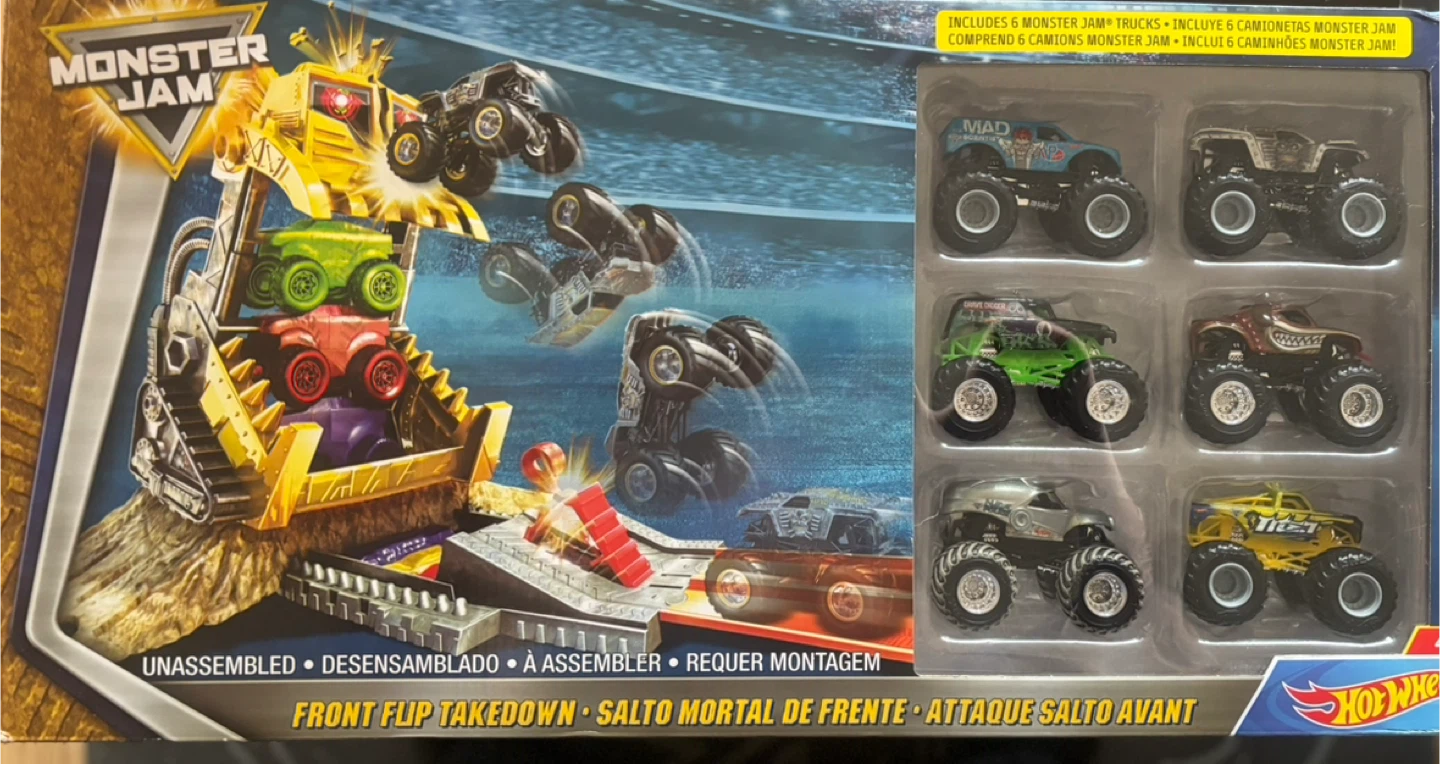 Monster Jam Front Flip Takedown Playset